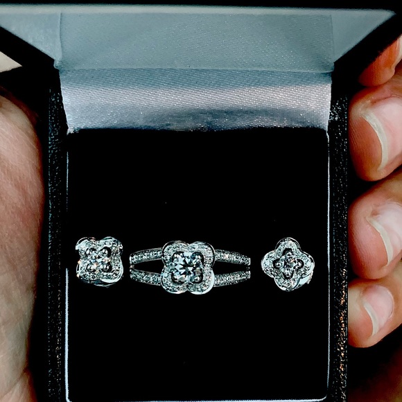 MAUBOUSSIN Chance of Love diamond ring & studs set - Picture 1 of 13